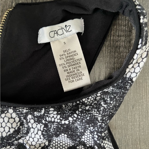 Cache dressy top - Picture 3 of 3